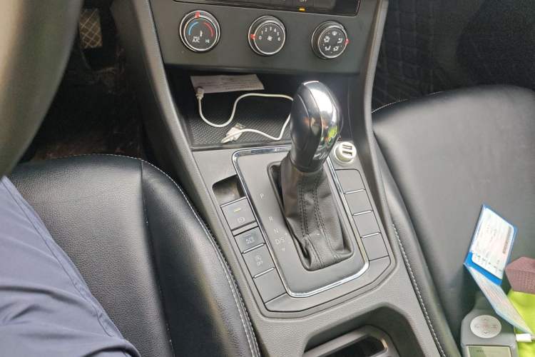 Used Volkswagen Bora 2019 Revised Version 1.5L Automatic Fashionable Style China VI Gear Lever
