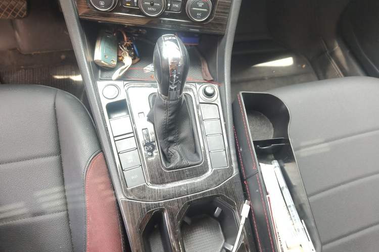 Used Volkswagen Bora 2019 280TSI DSG Elite Model Gear Lever