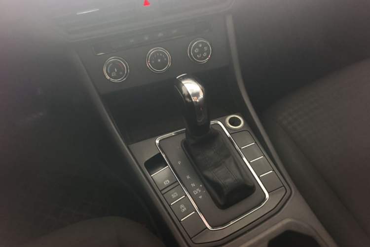 Used Volkswagen Bora 2019 Revised Version 1.5L Automatic Fashionable Style China VI Gear Lever