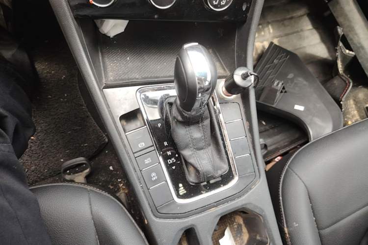 Used Volkswagen Bora 2019 Revised Version 1.5L Automatic Comfort Edition China V Standard Gear Lever
