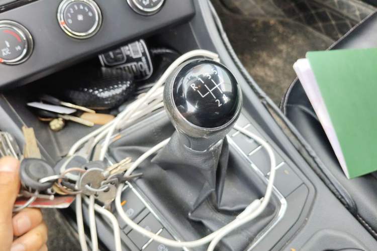 Used Volkswagen Bora 2019 1.5L Manual Fashion Edition Gear Lever