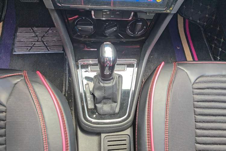 Used Volkswagen Bora 2019 Facelift Bora·Legend 1.5L Automatic Fashion Edition China VI Standard Gear Lever