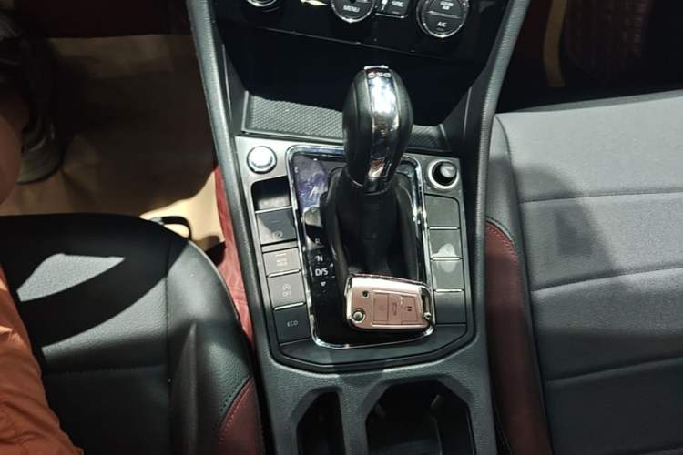 Used Volkswagen Bora 2019 280TSI DSG Elite Model Gear Lever