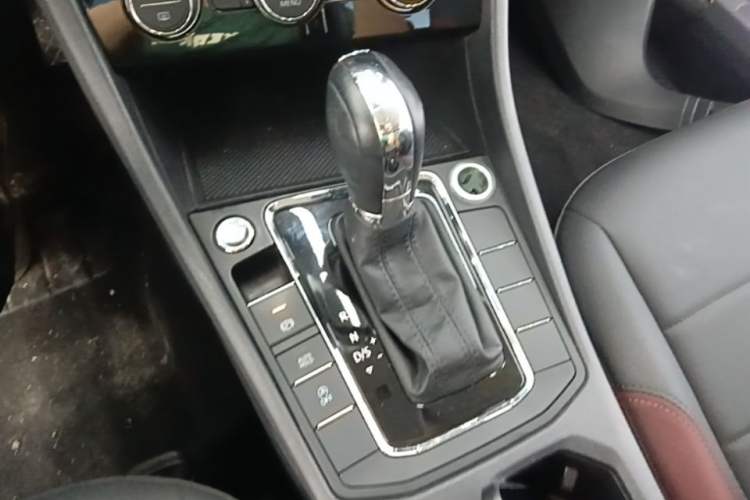 Used Volkswagen Bora 2019 Revised Version 1.5L Automatic Elite Edition China V Standard Gear Lever