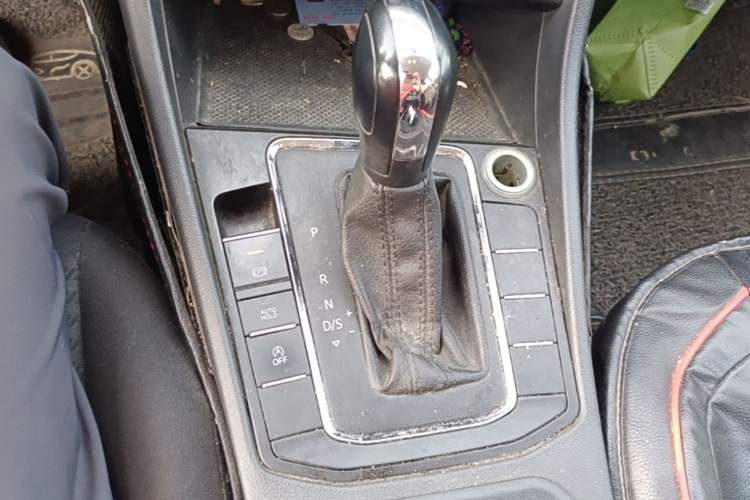 Used Volkswagen Bora 2019 Revised Version 1.5L Automatic Fashionable Style China VI Gear Lever