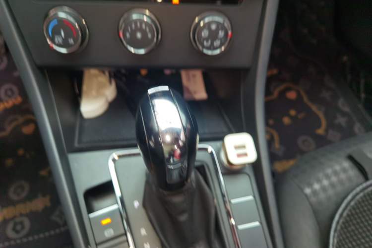 Used Volkswagen Bora 2019 1.5L Automatic Fashion Model Gear Lever