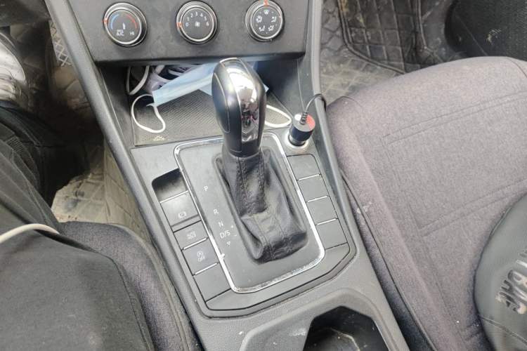 Used Volkswagen Bora 2019 Revised Version 1.5L Automatic Fashionable Style China VI Gear Lever
