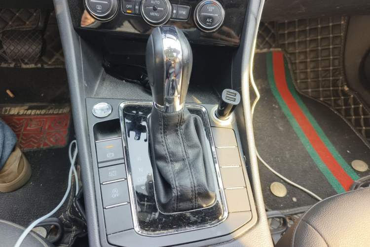 Used Volkswagen Bora 2019 Revised Version 1.5L Automatic Elite Edition China VI Standard Gear Lever