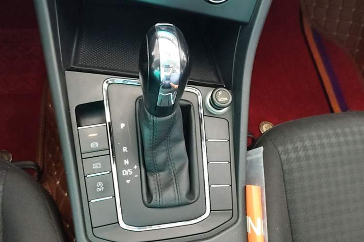 Used Volkswagen Bora 2019 Revised Version 1.5L Automatic Fashionable Style China VI Gear Lever