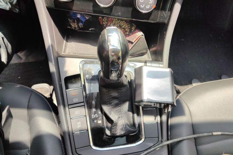 Used Volkswagen Bora 2019 1.5L Automatic Comfort Model Gear Lever