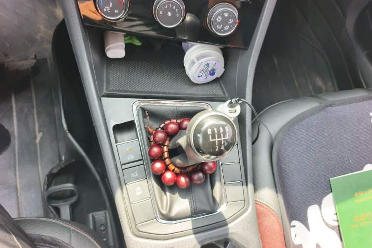 Used Volkswagen Bora 2019 1.5L Manual Comfort Version Gear Lever