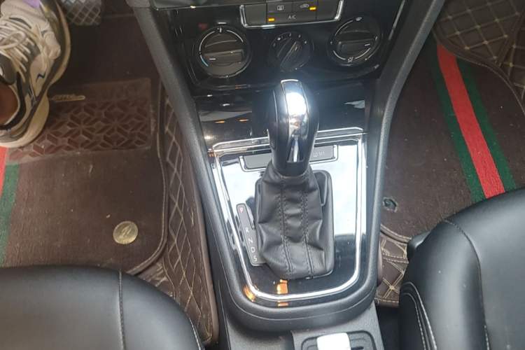 Used Volkswagen Bora 2019 Facelift Bora·Legend 1.5L Automatic Fashion Edition China VI Standard Gear Lever