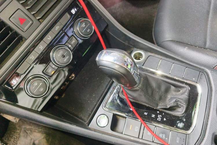 Used Volkswagen Bora 2019 280TSI DSG Elite Model Gear Lever