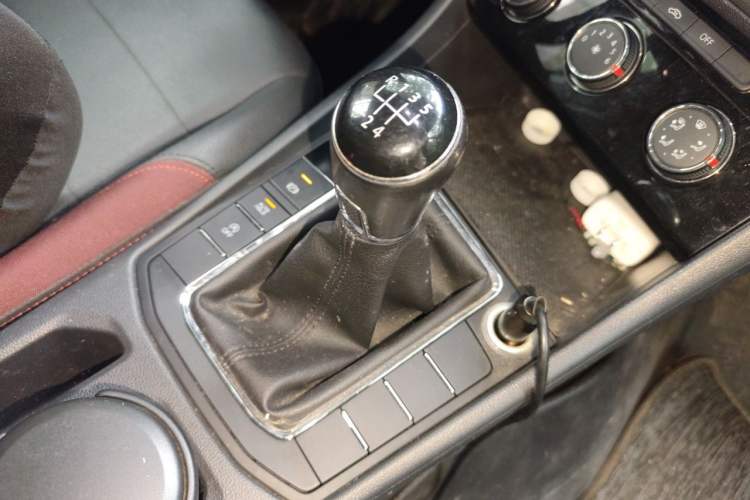 Used Volkswagen Bora 2019 Revised Version 1.5L Manual Comfort Type China V Standard Gear Lever