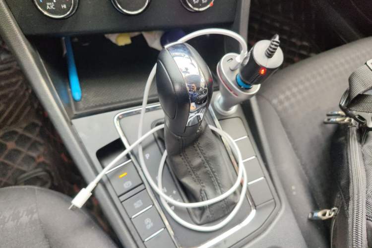 Used Volkswagen Bora 2019 Revised Version 1.5L Automatic Fashionable Style China VI Gear Lever
