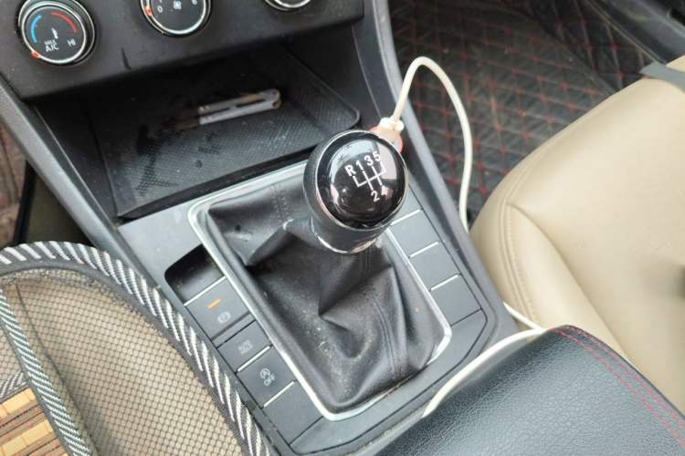 Used Volkswagen Bora 2019 1.5L Manual Fashion Edition Gear Lever