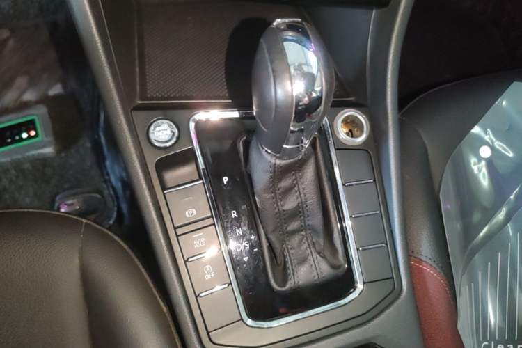 Used Volkswagen Bora 2019 Revised Version 1.5L Automatic Elite Edition China VI Standard Gear Lever