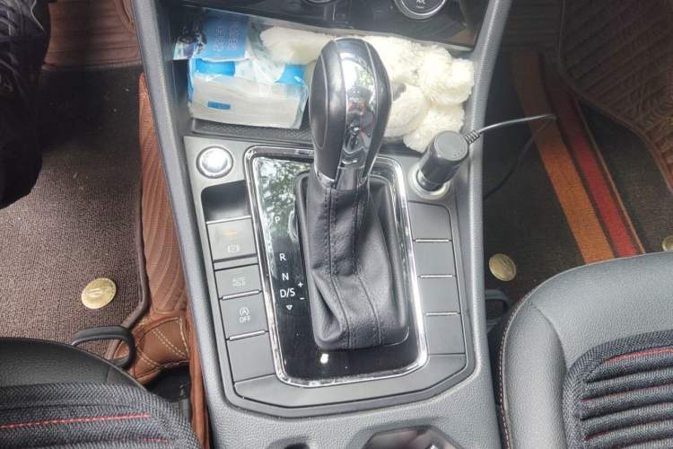 Used Volkswagen Bora 2019 Revised Version 1.5L Automatic Elite Edition China VI Standard Gear Lever
