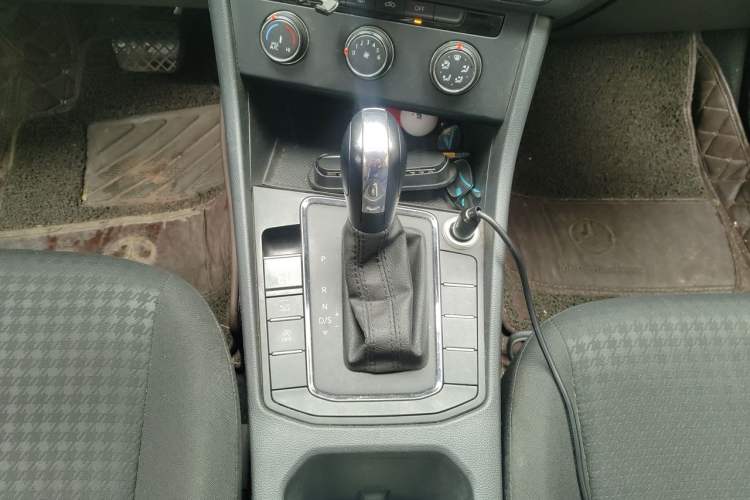 Used Volkswagen Bora 2019 1.5L Automatic Fashion Model Gear Lever