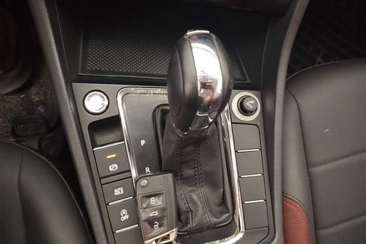 Used Volkswagen Bora 2019 1.5L Automatic Elite Version Gear Lever