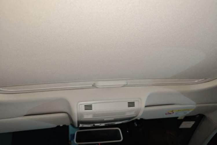 Used Volkswagen Bora 2019 1.5L Automatic Comfort Model Headliner