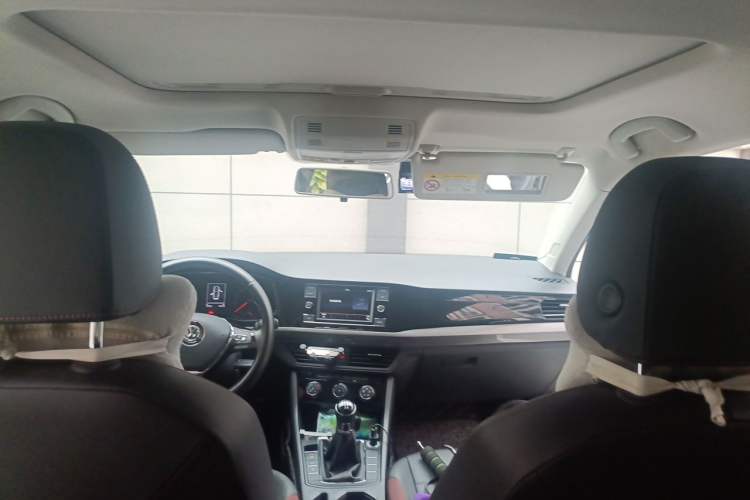 Used Volkswagen Bora 2019 Revised Version 1.5L Manual Comfort Edition China VI Standard Headliner