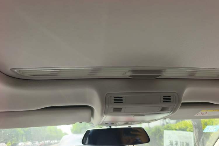 Used Volkswagen Bora 2019 1.5L Manual Comfort Version Headliner