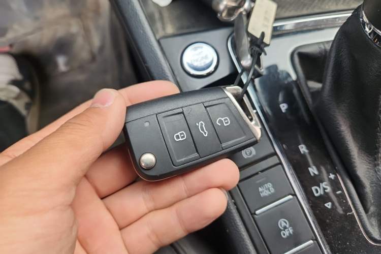 Used Volkswagen Bora 2019 1.5L Automatic Elite Version Interior 1