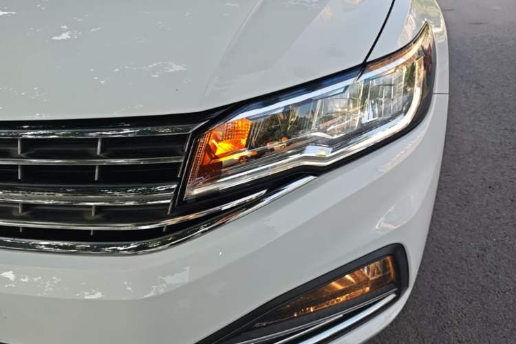 Used Volkswagen Bora 2019 Revised Version 1.5L Automatic Comfort Edition China VI Standard Left Front Headlight