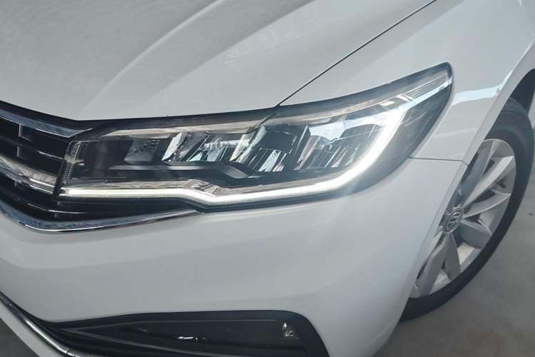 Used Volkswagen Bora 2019 1.5L Automatic Comfort Model Left Front Headlight