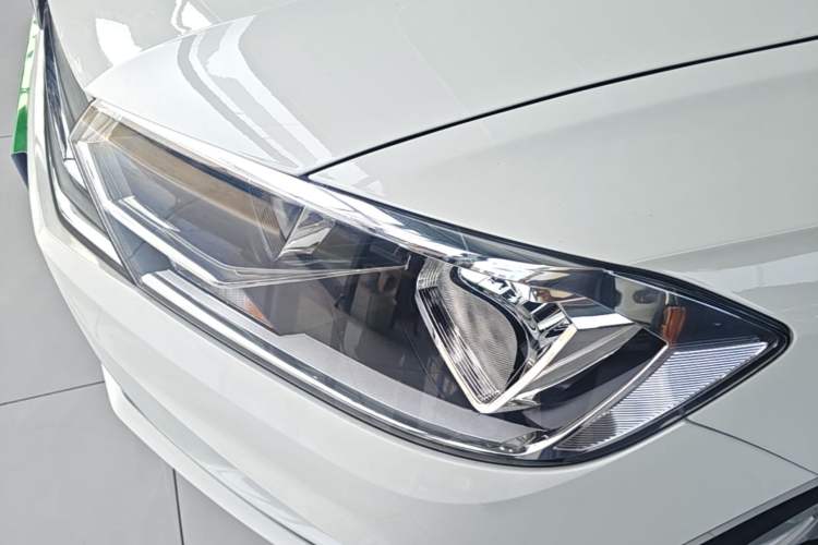 Used Volkswagen Bora 2019 Facelift Bora·Legend 1.5L Manual Fashion Edition China VI Standard Left Front Headlight