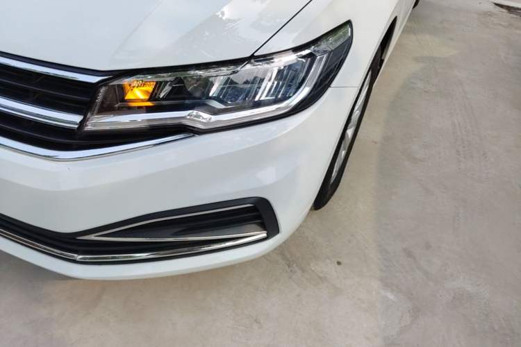 Used Volkswagen Bora 2019 Revised Version 1.5L Manual Fashion Edition China VI Standard Left Front Headlight