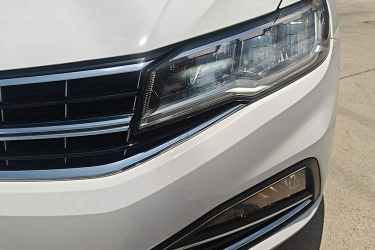 Used Volkswagen Bora 2019 Revised Version 1.5L Automatic Comfort Edition China VI Standard Left Front Headlight