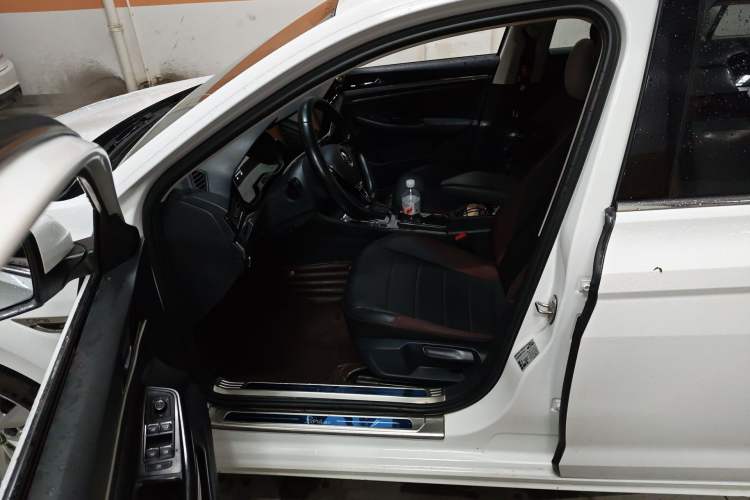 Used Volkswagen Bora 2019 1.5L Automatic Elite Version Left Front Seat