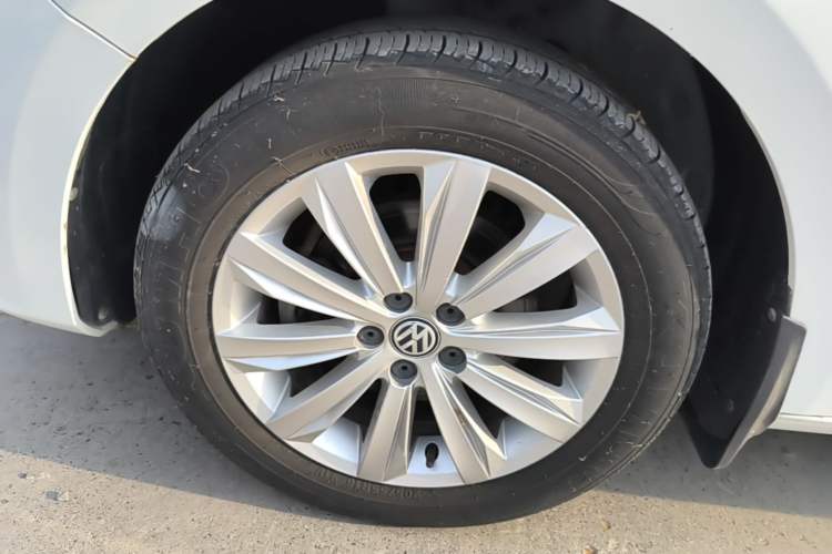 Used Volkswagen Bora 2019 Facelift Bora·Legend 1.5L Automatic Fashion Edition China VI Standard Left Front Wheel Hub