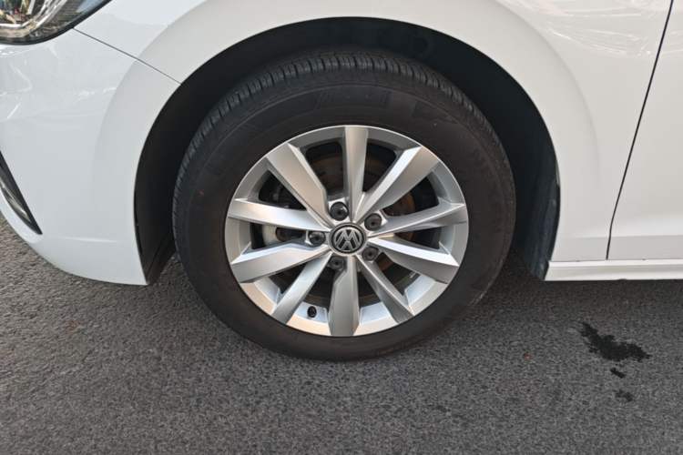 Used Volkswagen Bora 2019 Revised Version 1.5L Automatic Comfort Edition China VI Standard Left Front Wheel Hub