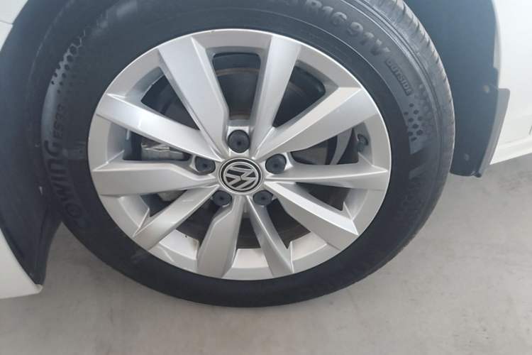 Used Volkswagen Bora 2019 1.5L Automatic Comfort Model Left Front Wheel Hub