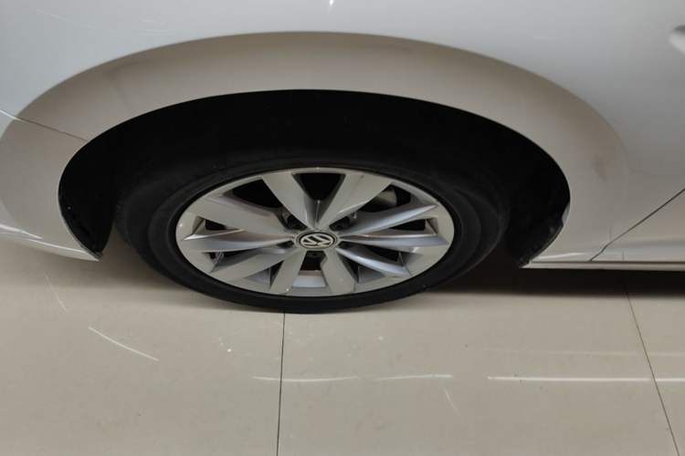 Used Volkswagen Bora 2019 Revised Version 1.5L Automatic Elite Edition China VI Standard Left Front Wheel Hub