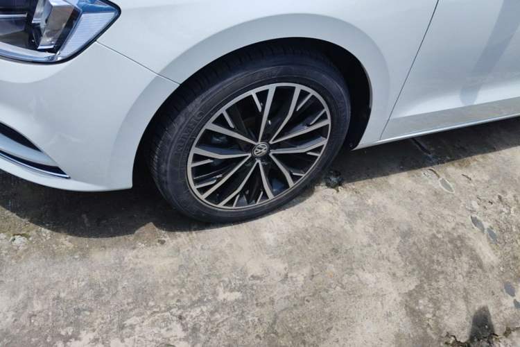 Used Volkswagen Bora 2019 Bora Legend 1.5L Automatic Leading Model China VI Standard Left Front Wheel Hub