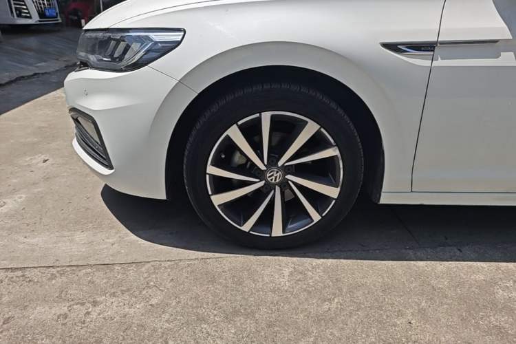 Used Volkswagen Bora 2019 Revised Version 280TSI DSG Luxury Edition China V Standard Left Front Wheel Hub