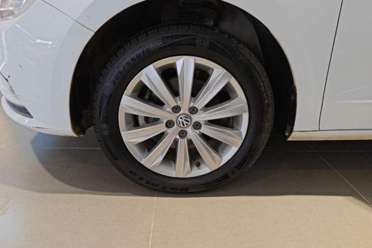 Used Volkswagen Bora 2019 Bora·Legend 1.5L Manual Fashion Edition China V Standard Left Front Wheel Hub