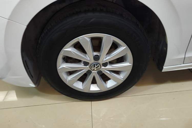 Used Volkswagen Bora 2019 Revised Version 1.5L Automatic Fashionable Style China VI Left Front Wheel Hub