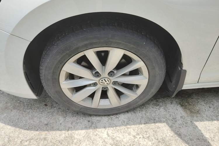 Used Volkswagen Bora 2019 Revised Version 1.5L Automatic Comfort Edition China V Standard Left Front Wheel Hub
