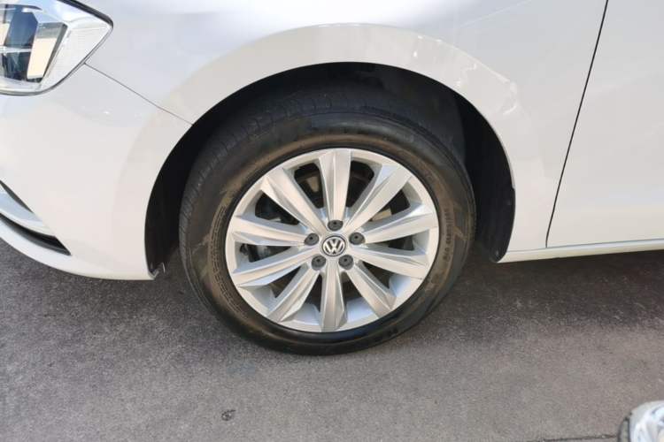 Used Volkswagen Bora 2019 Facelift Bora·Legend 1.5L Automatic Fashion Edition China VI Standard Left Front Wheel Hub