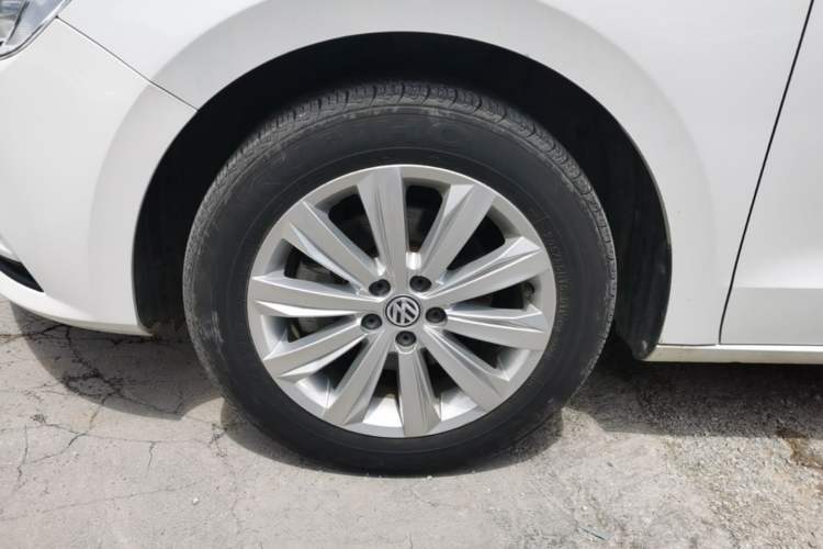 Used Volkswagen Bora 2019 Facelift Bora·Legend 1.5L Automatic Fashion Edition China VI Standard Left Front Wheel Hub