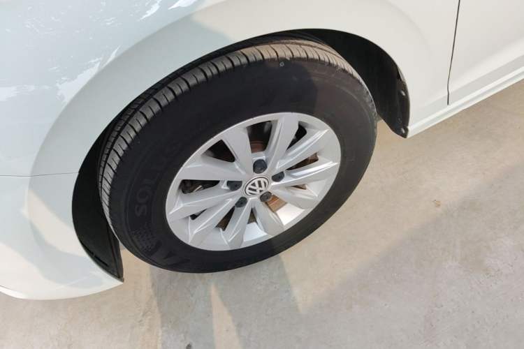 Used Volkswagen Bora 2019 Revised Version 1.5L Manual Fashion Edition China VI Standard Left Front Wheel Hub
