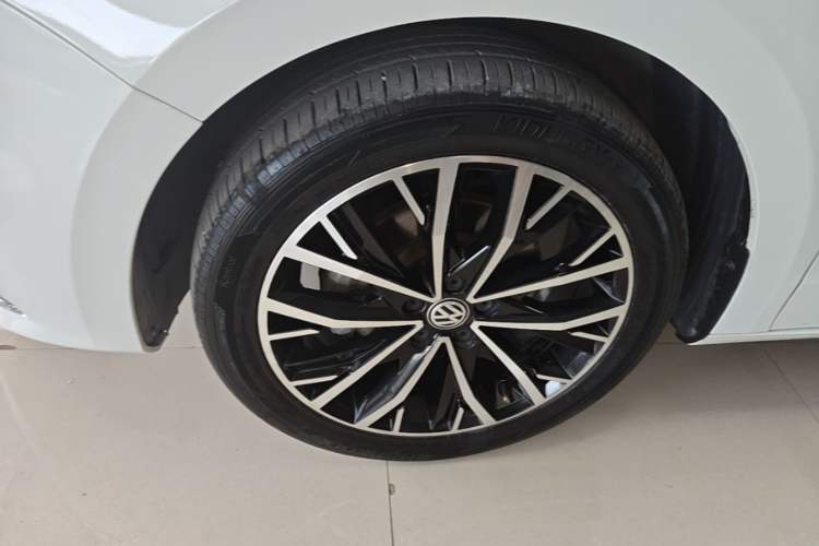 Used Volkswagen Bora 2019 Bora Legend 1.5L Automatic Leading Model China VI Standard Left Front Wheel Hub