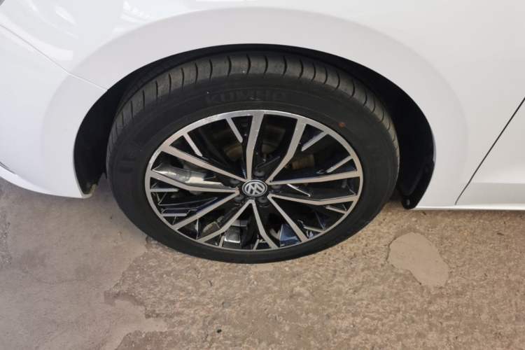 Used Volkswagen Bora 2019 Bora Legend 1.5L Automatic Leading Model China VI Standard Left Front Wheel Hub
