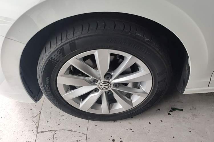 Used Volkswagen Bora 2019 Revised Version 1.5L Automatic Elite Edition China V Standard Left Front Wheel Hub