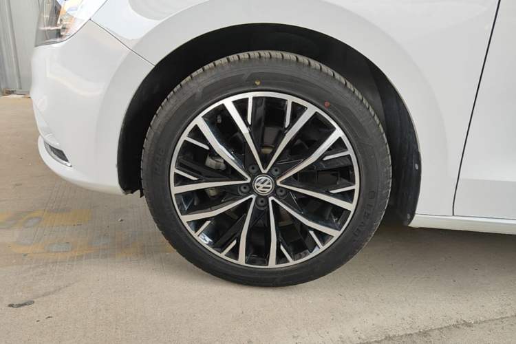 Used Volkswagen Bora 2019 Bora·Legend 1.5L Manual Leading Model China VI Standard Left Front Wheel Hub